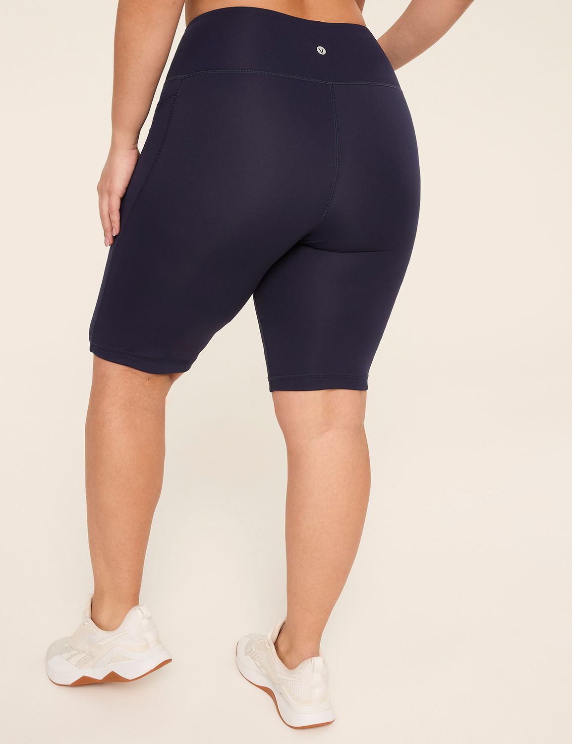 LIVI Soft Knee Short