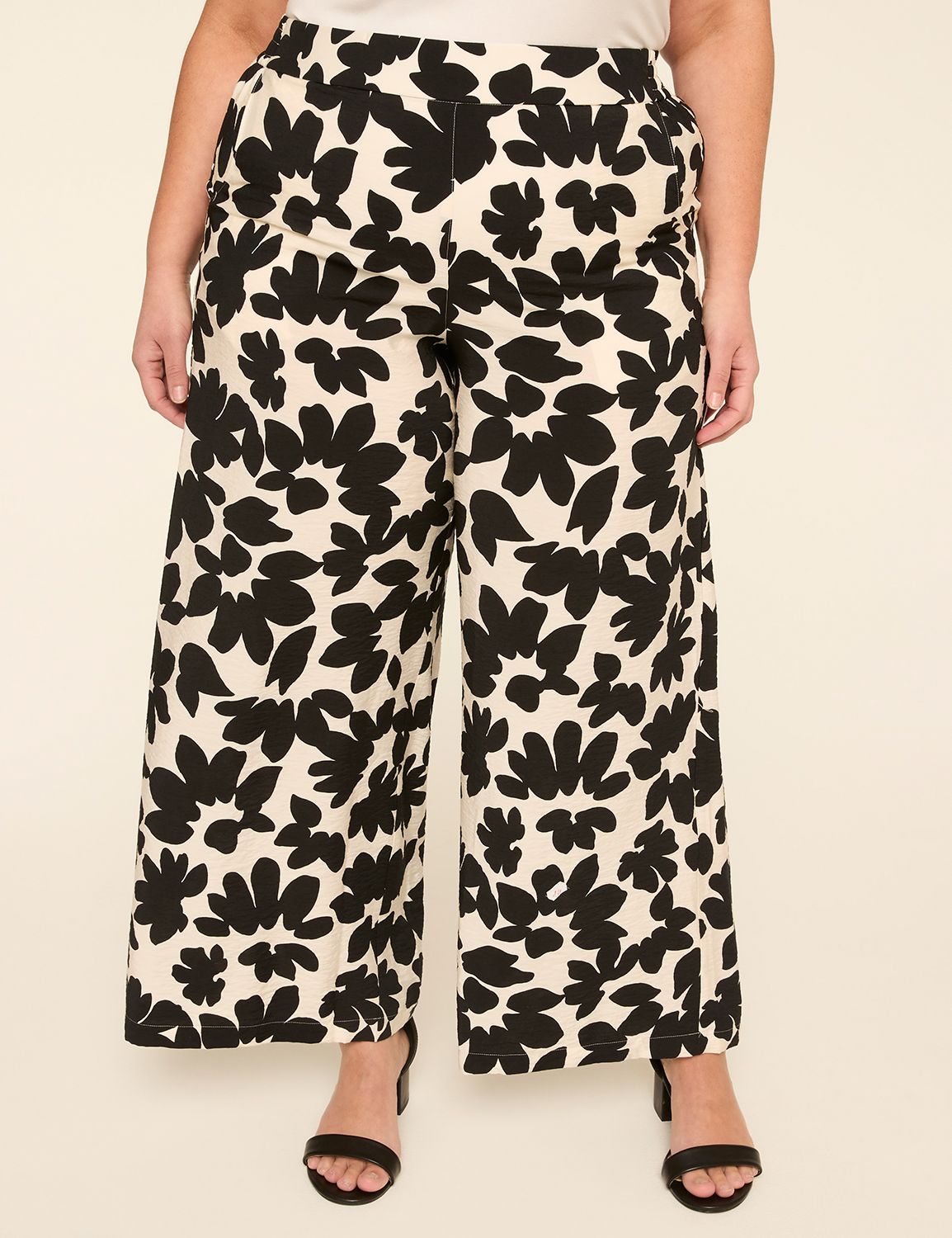 Printed Wide Leg Pant 1150994 Product Image 3