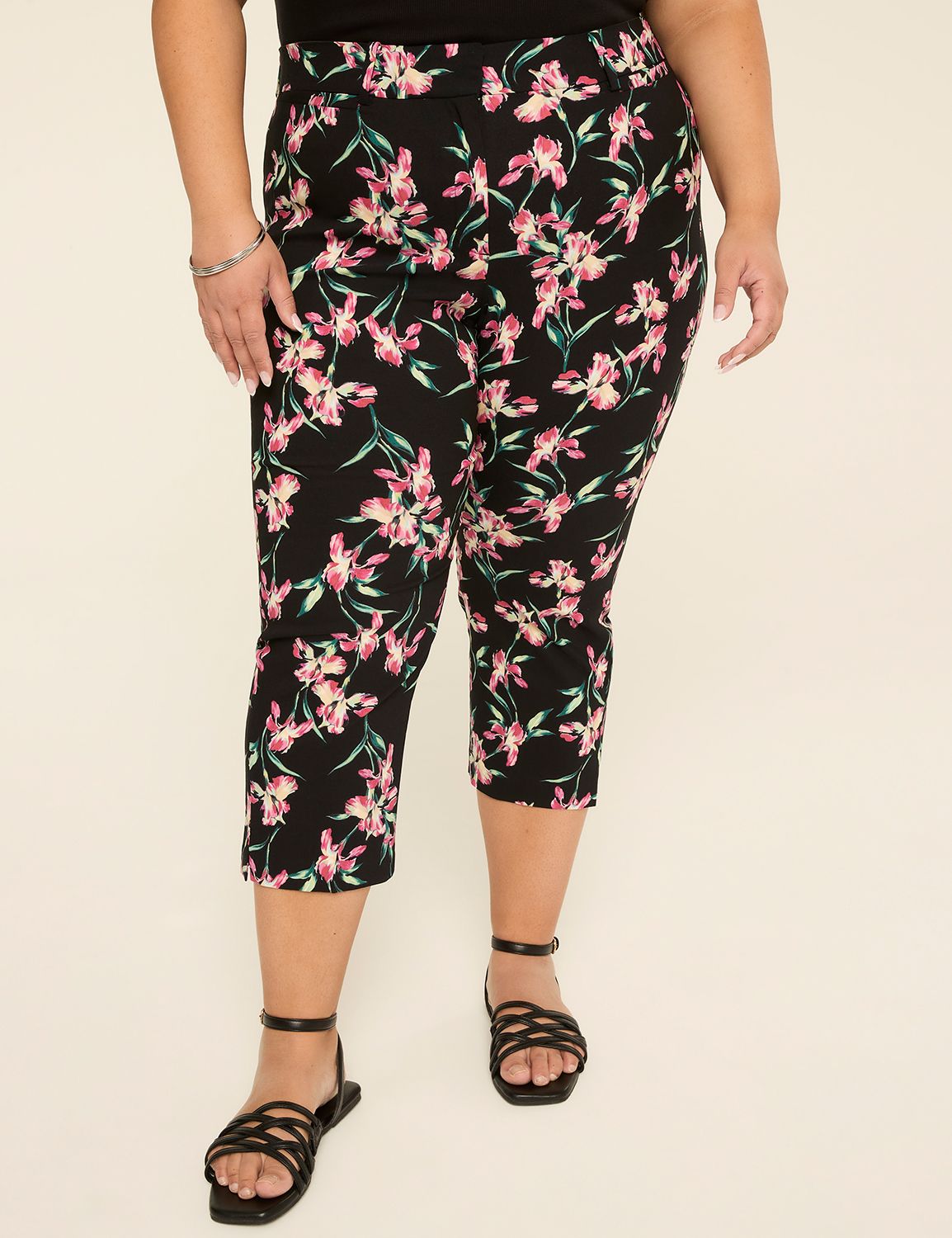 4-Season Slim Capri Pant