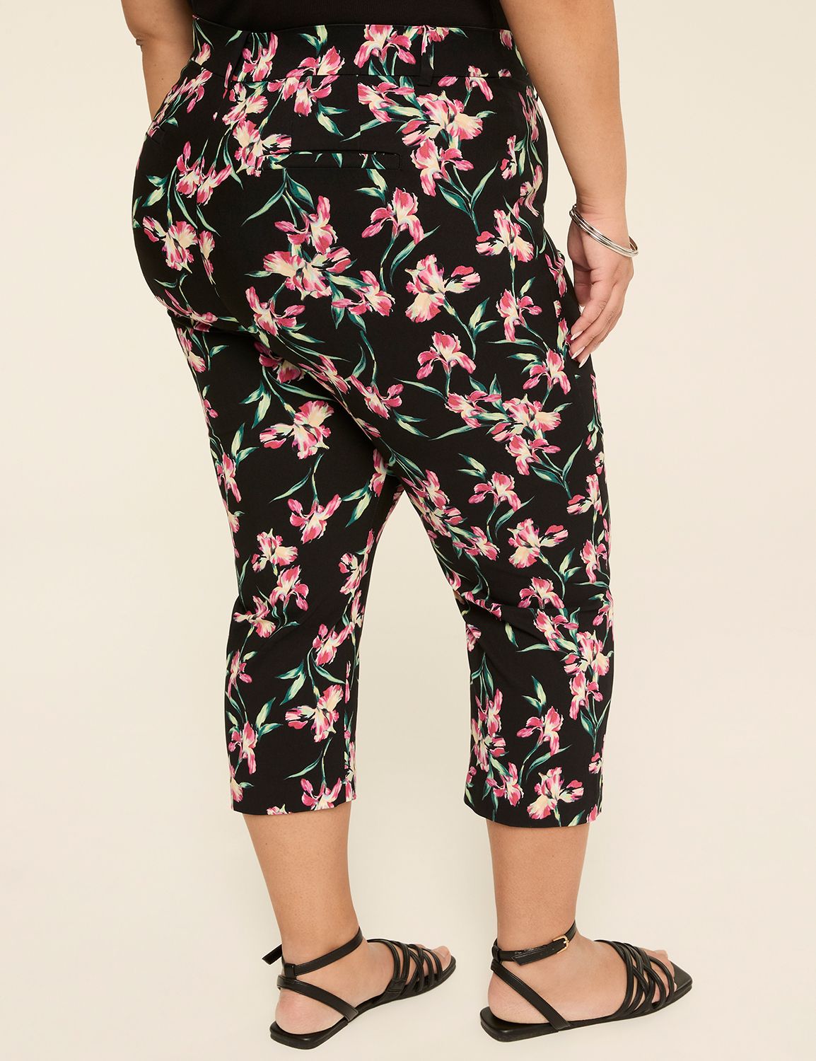 4-Season Slim Capri Pant