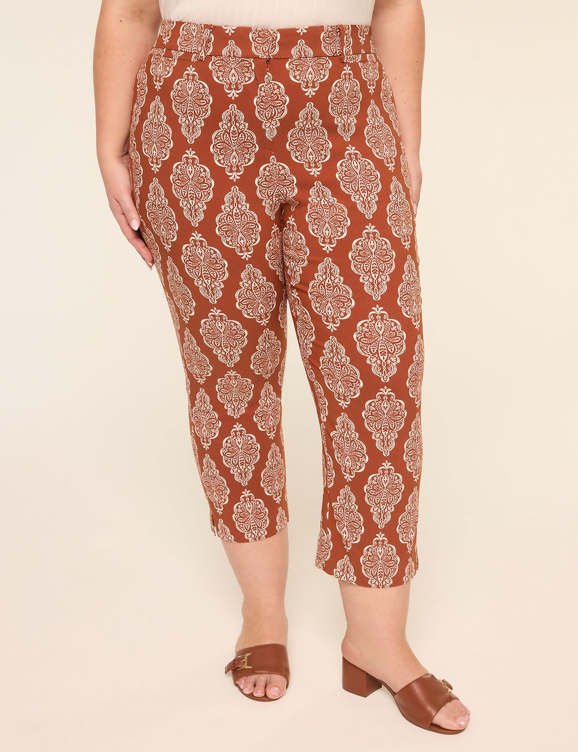 4-Season Slim Capri Pant