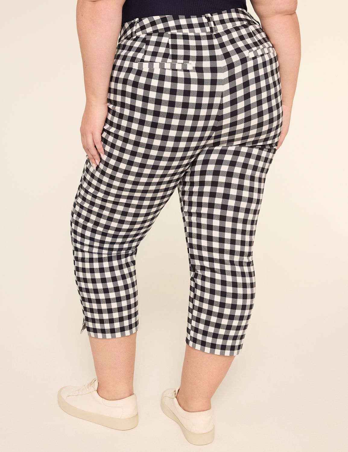 4-Season Gingham Slim Capri Pant
