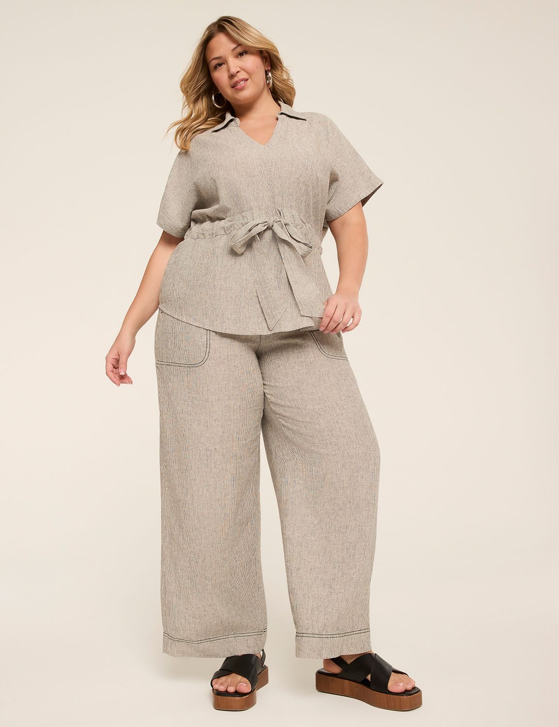 Classic SS V-Neck Popover Shirt wit Product Image 3