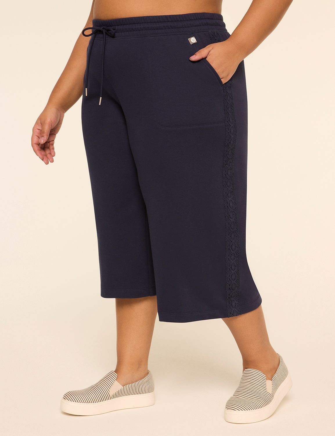 LIVI French Terry Relaxed Straight Capri