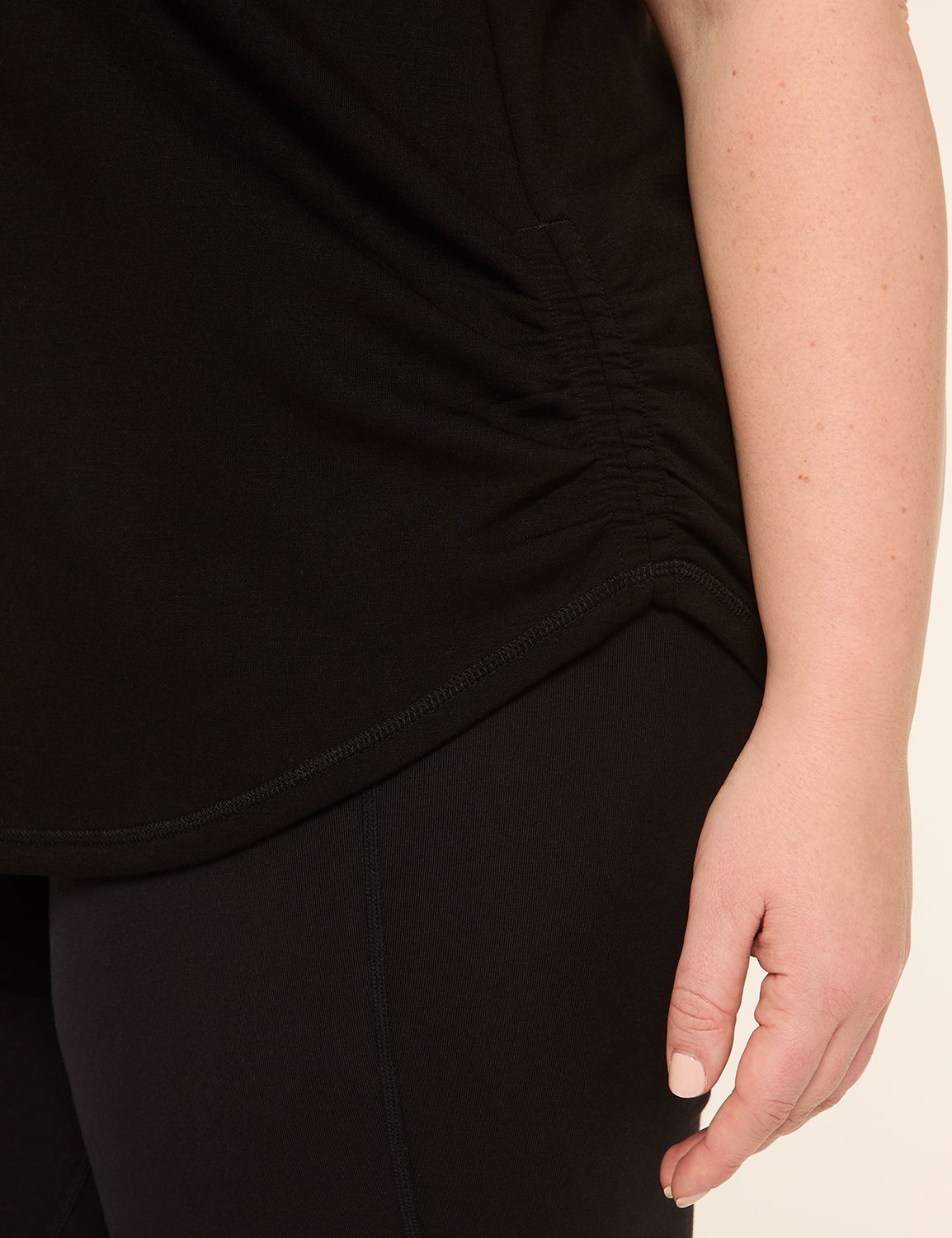 LIVI Sleeveless Crew Neckline Journ Product Image 4