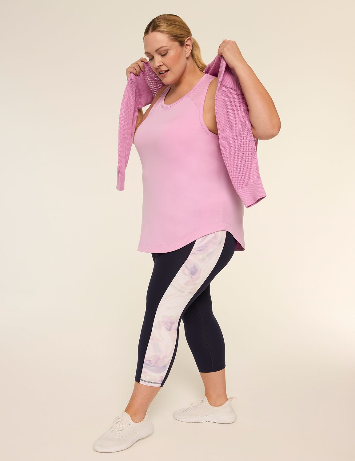 LIVI Sleeveless Crew Neckline Livi Product Image 3