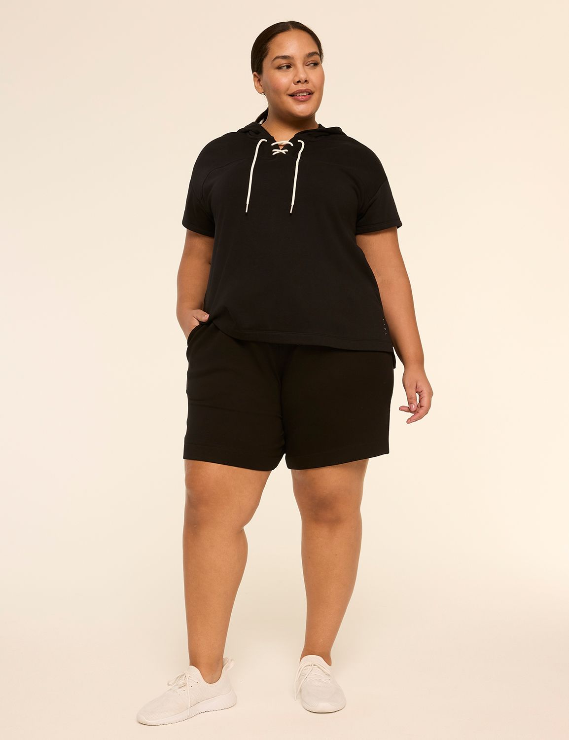 LIVI Mid Rise Journey Short S 11497 Product Image 3
