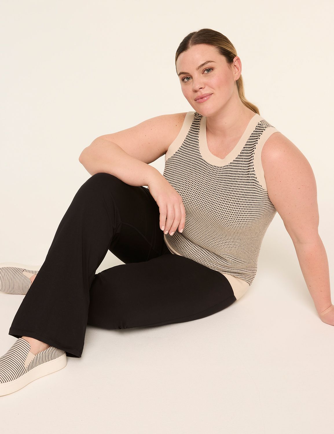 LIVI Sleeveless Crew Neckline Textu Product Image 3