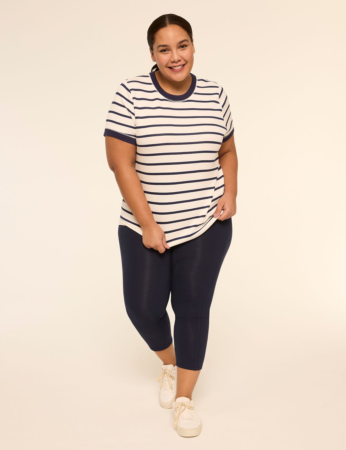 LIVI Short Sleeve Crew Neckline Sti Product Image 3
