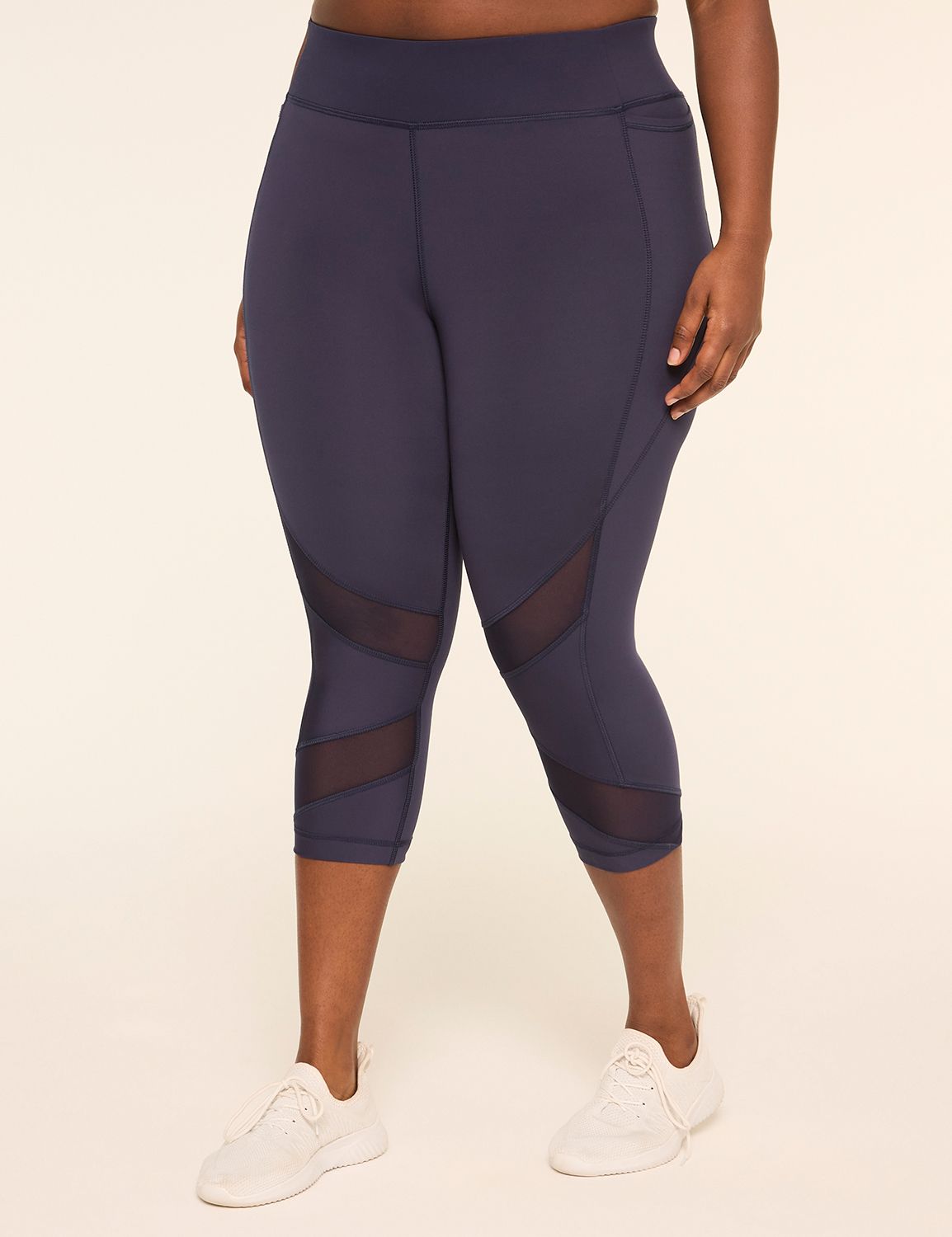 LIVI Go-Getter Wicking Mesh-Detail 21" Capri Legging