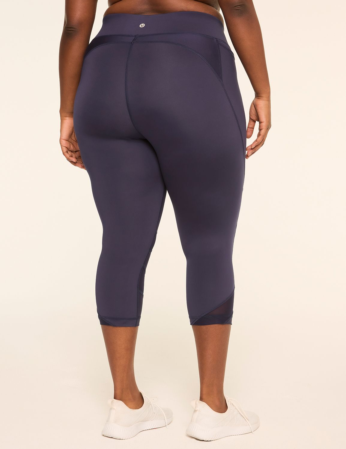 LIVI Go-Getter Wicking Mesh-Detail 21" Capri Legging
