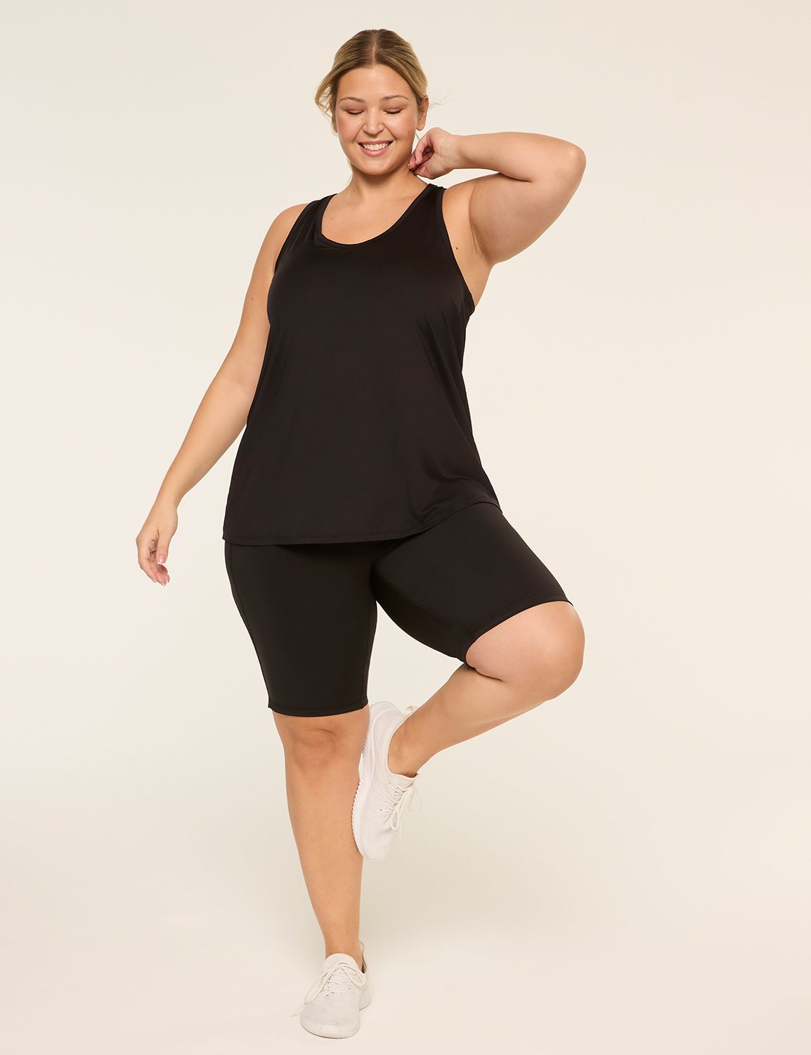 LIVI Sleeveless Scoop Neckline Wick Product Image 3