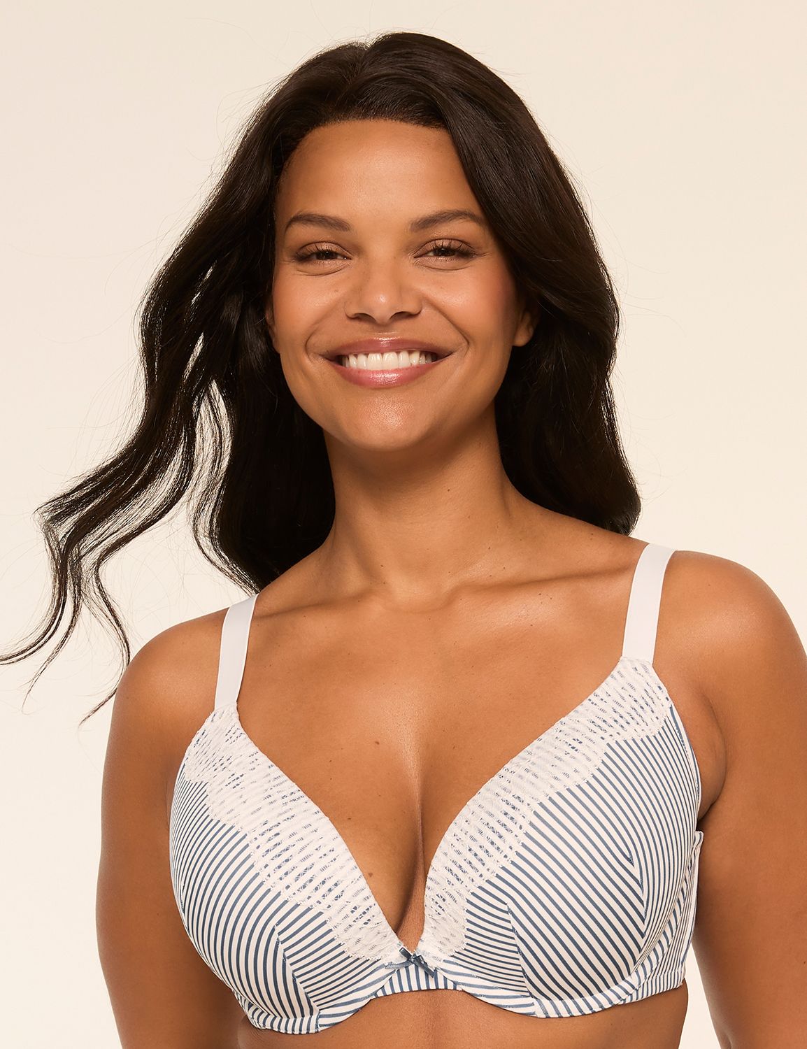 Smooth Boost Plunge Bra With Lace Trim