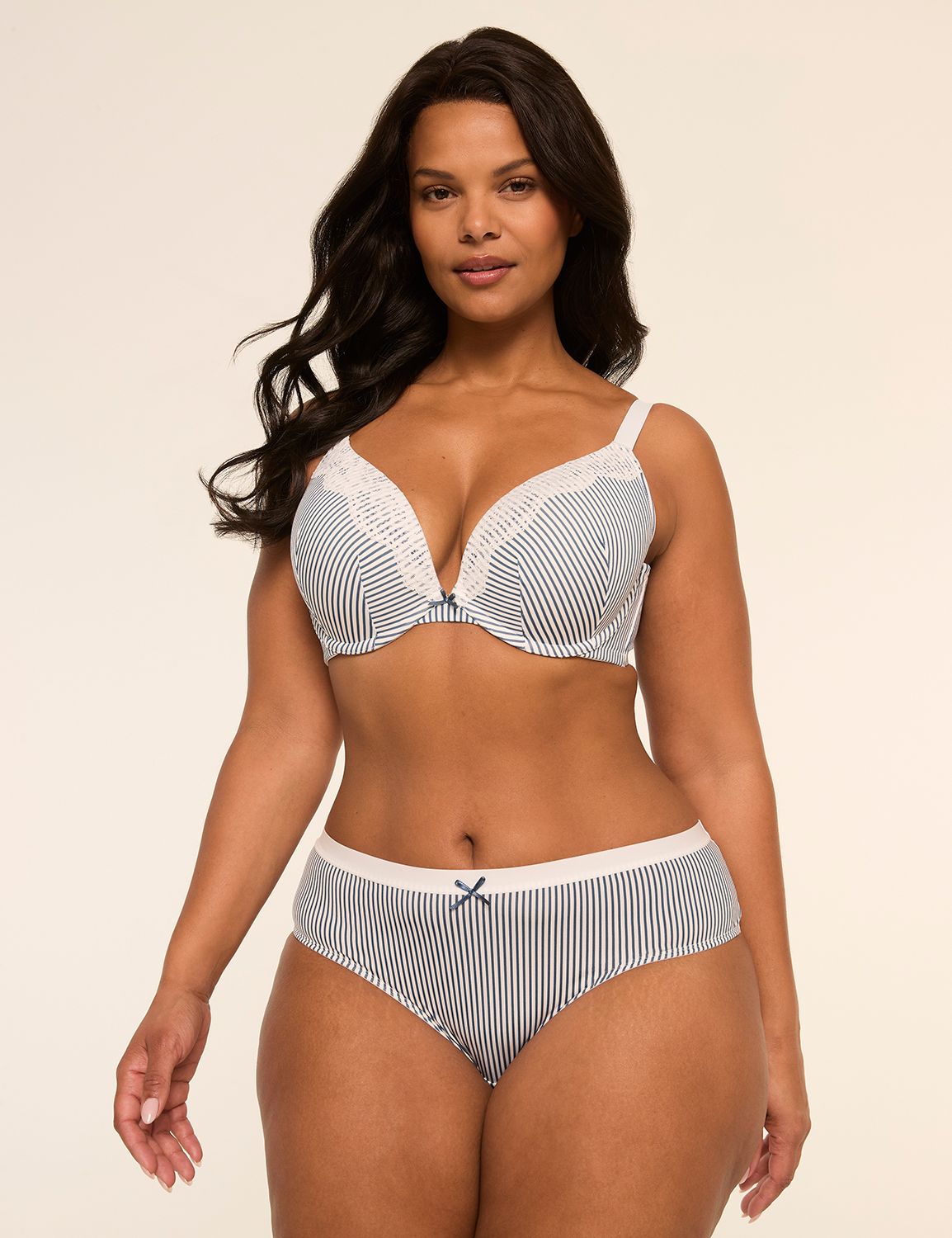 Smooth Boost Plunge Grace Lace Trim Product Image 4