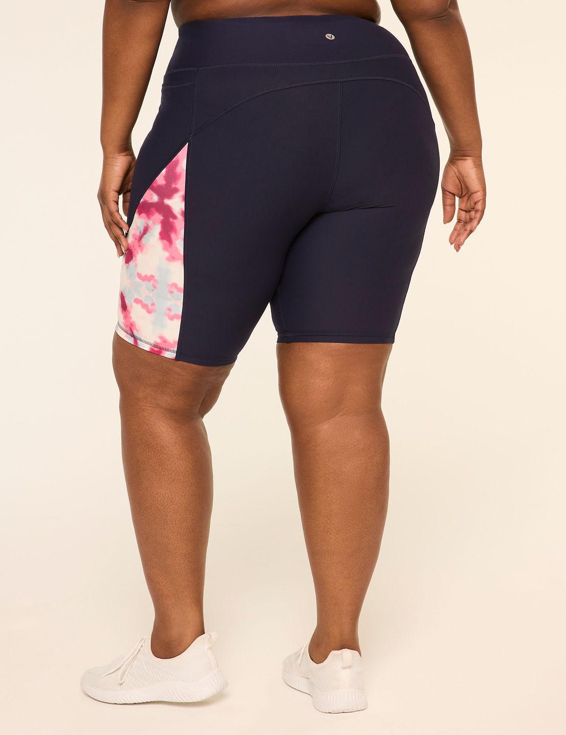 LIVI Soft Colorblock Knee Short