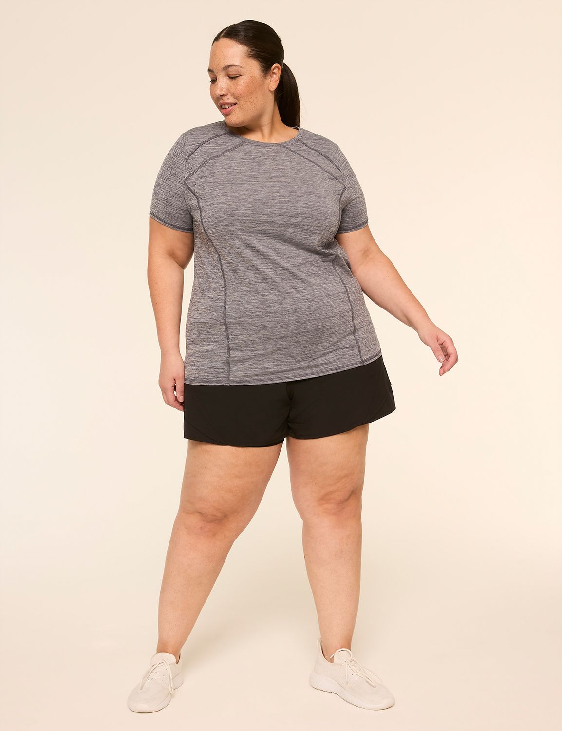 LIVI Mid Rise Stretch Woven Short S Product Image 3