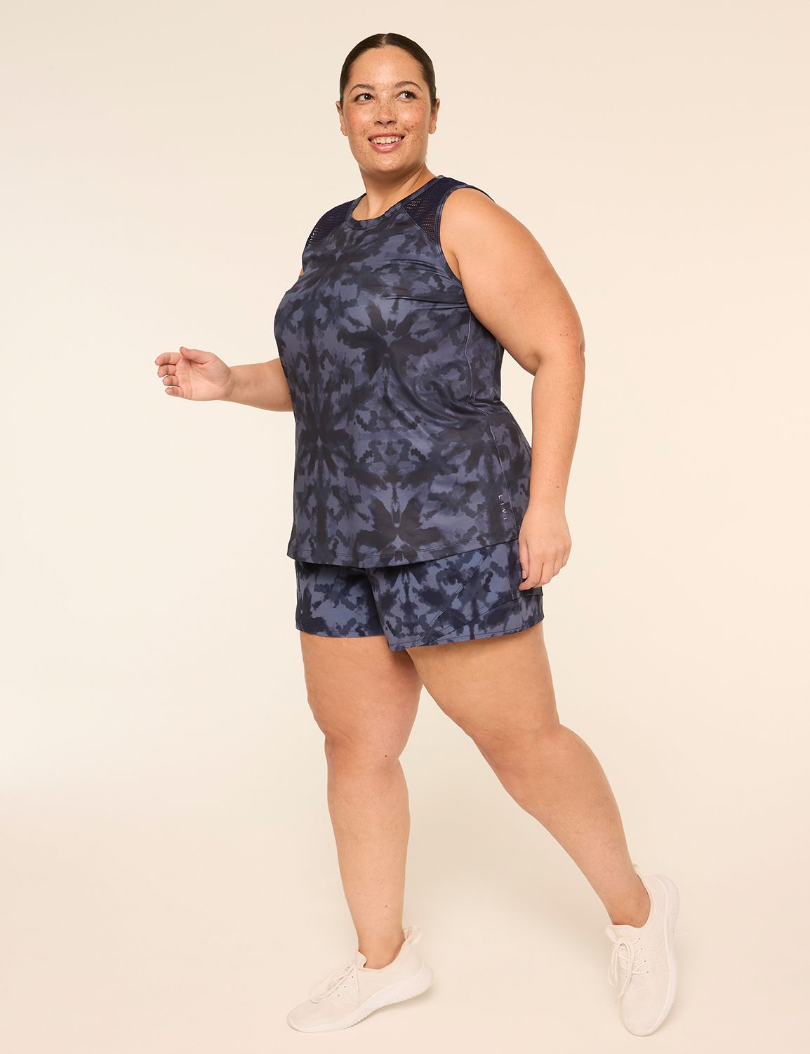 LIVI Mid Rise Stretch Woven Short S Product Image 3