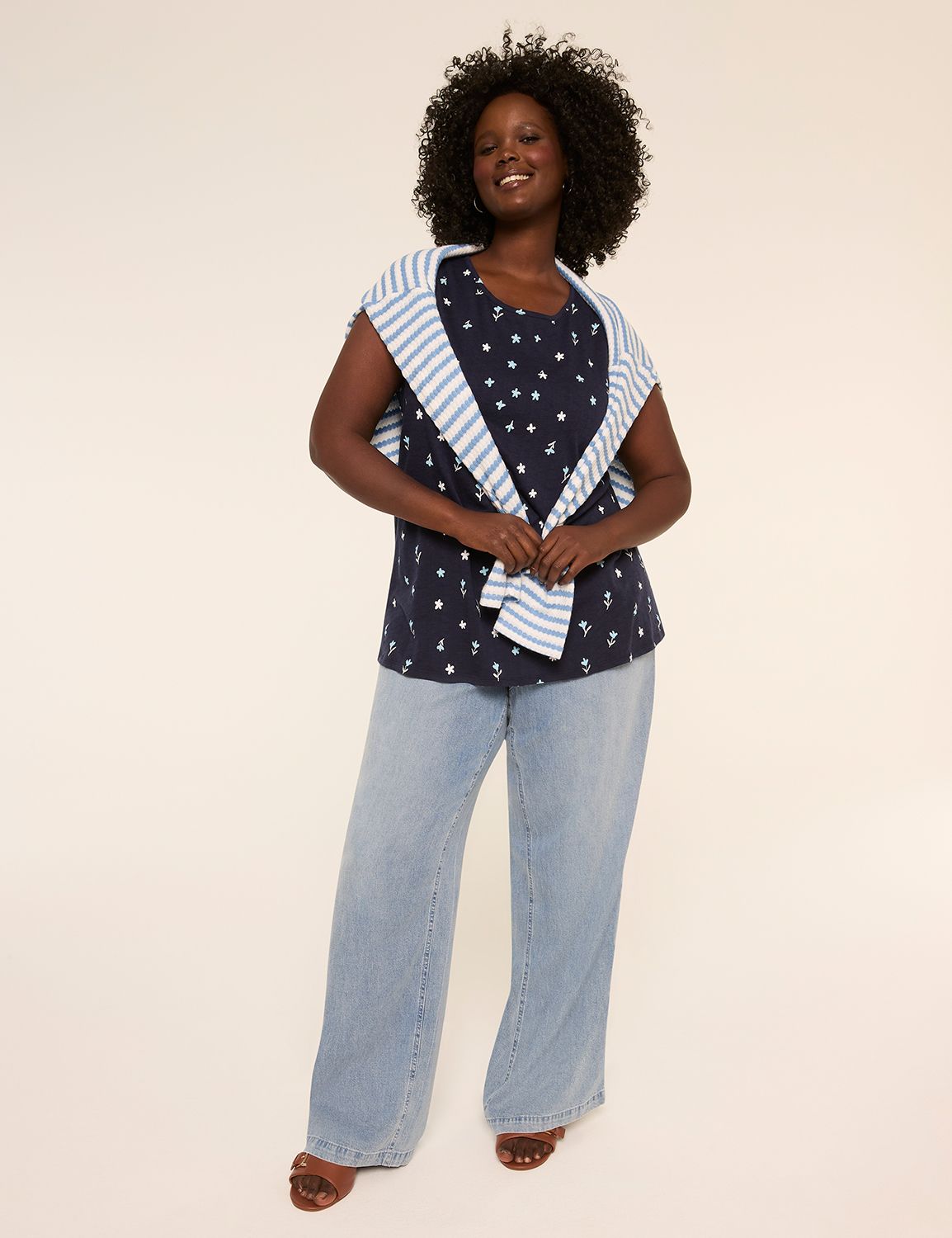 Sleeveless Crewneck Top S 1151981 Product Image 3