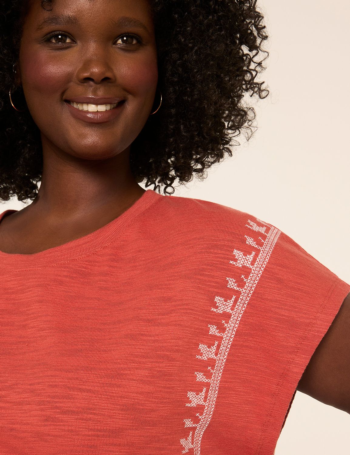 Dolman Short Sleeve Crew Neck Embro Product Image 4