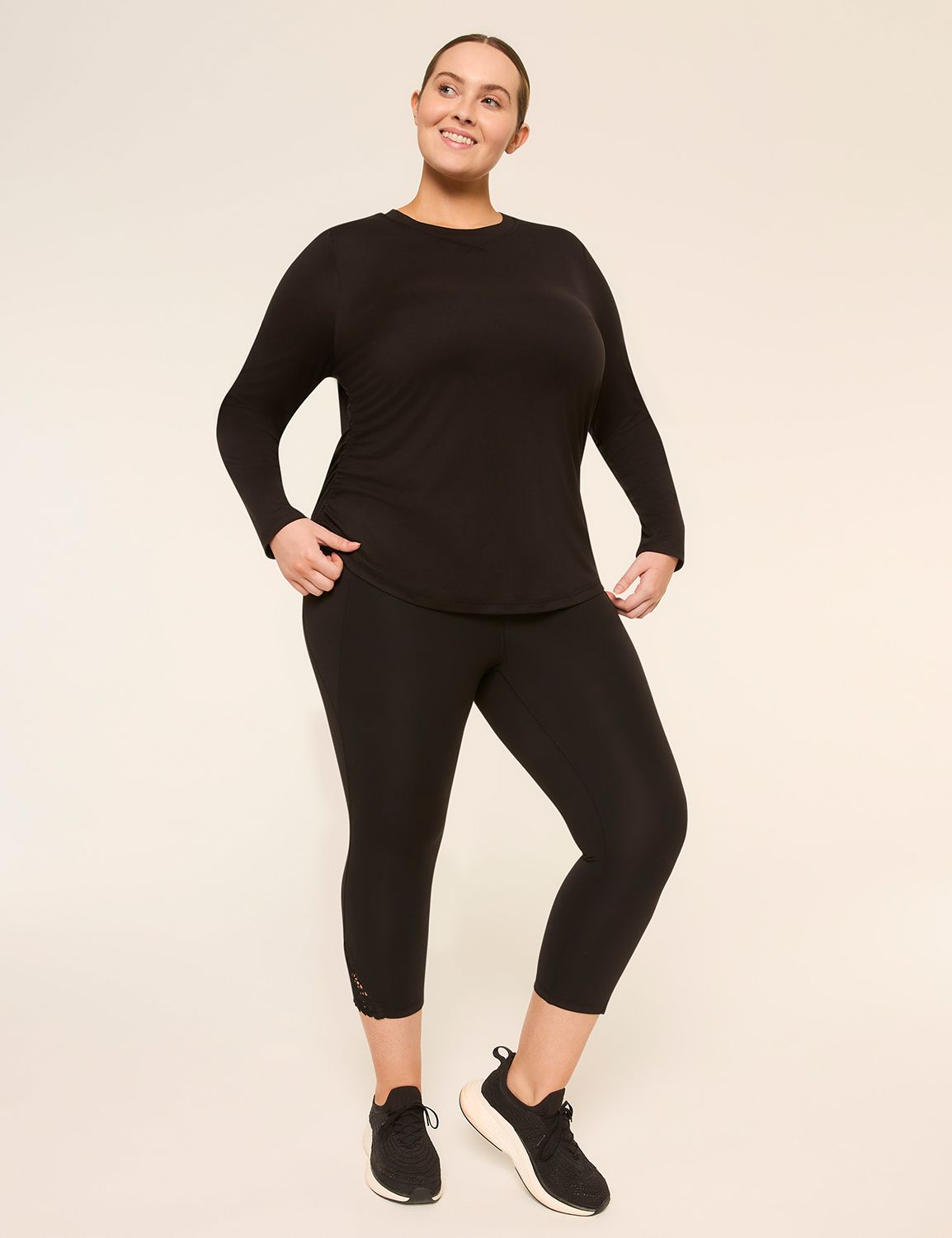 LIVI Long Sleeve Crew Neckline Livi Product Image 3