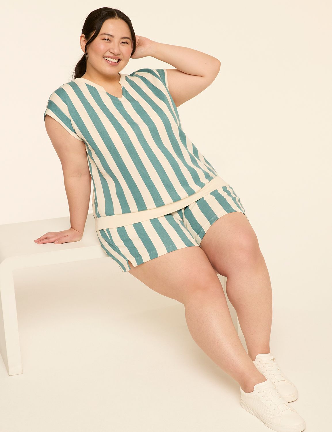 LIVI Short Sleeve Notch Neckline Ne Product Image 3