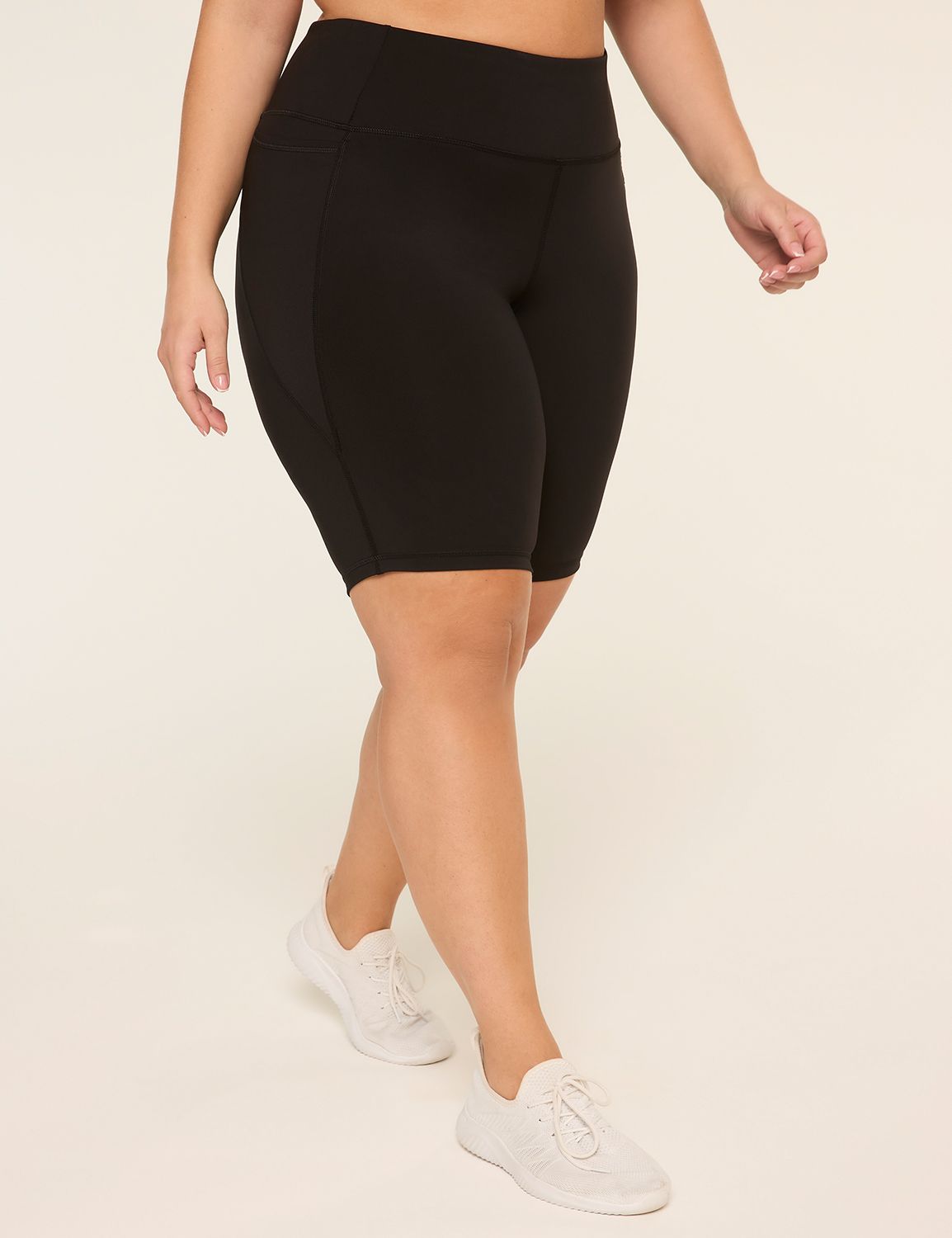 LIVI Go-Getter Wicking Knee Short