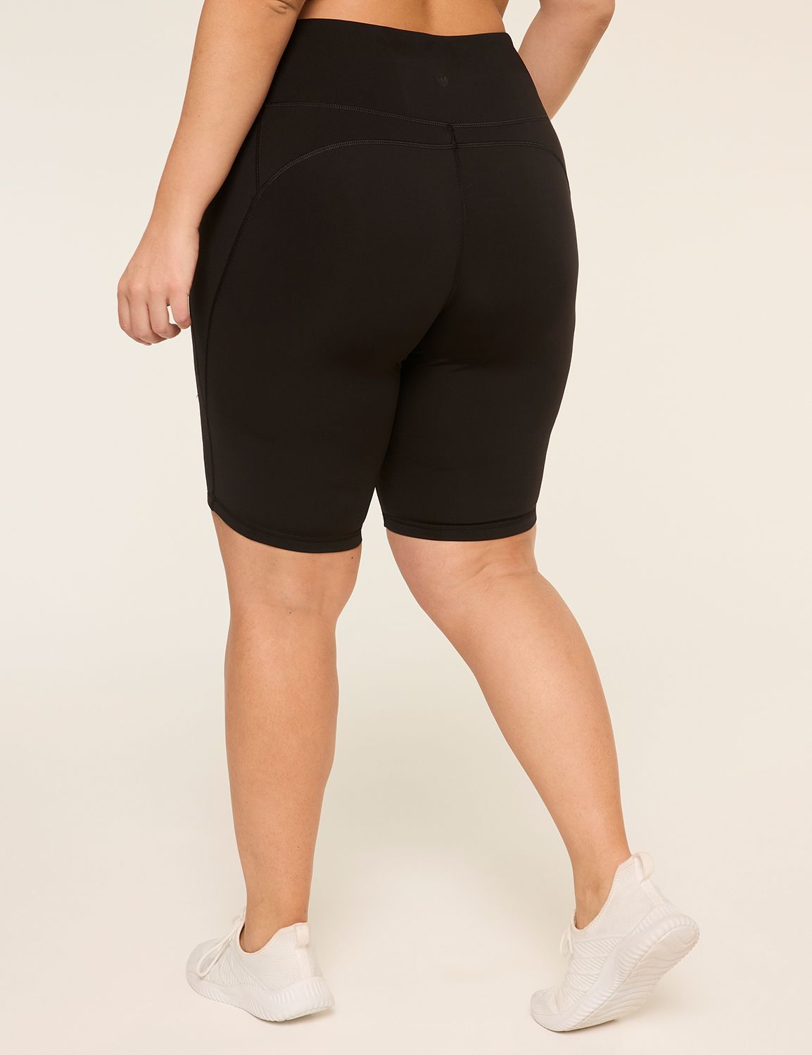 LIVI Go-Getter Wicking Knee Short