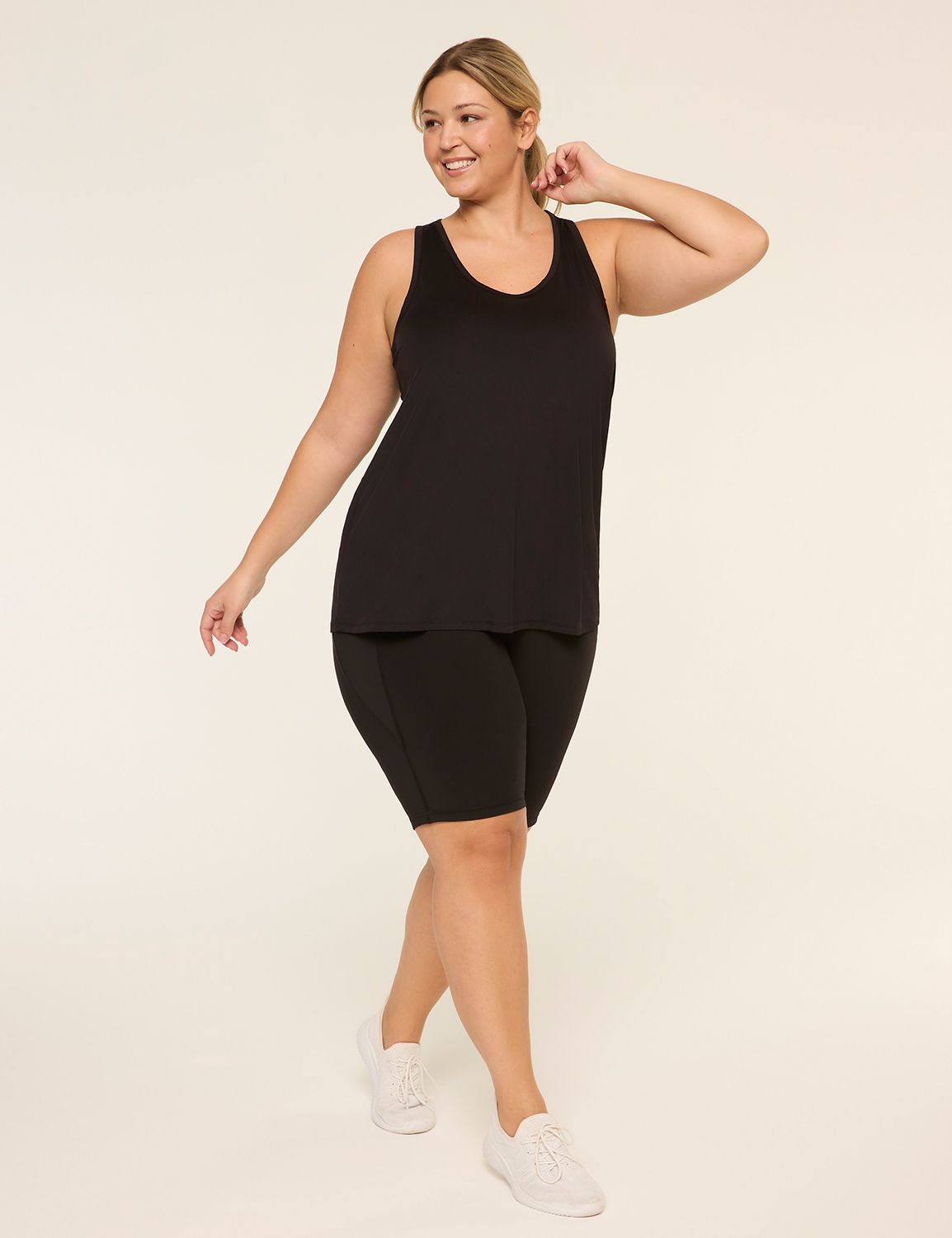 LIVI High Rise Wicking Knee Short S Product Image 3