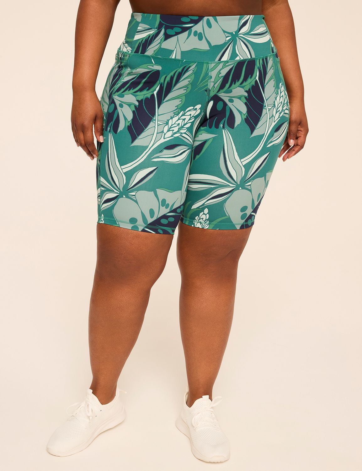 LIVI Go-Getter Wicking Knee Short