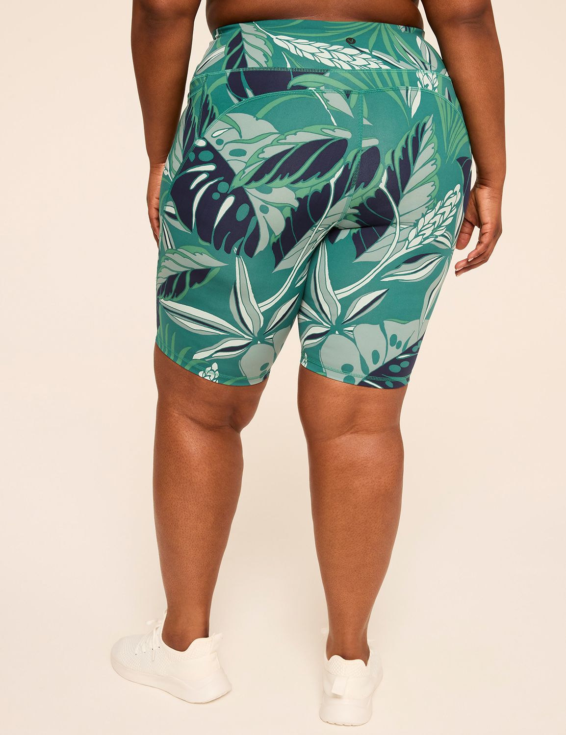 LIVI Go-Getter Wicking Knee Short