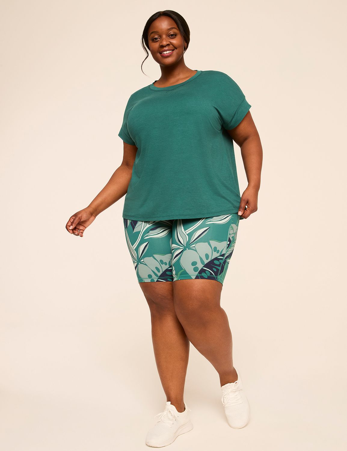 LIVI High Rise Wicking Knee Short S Product Image 3