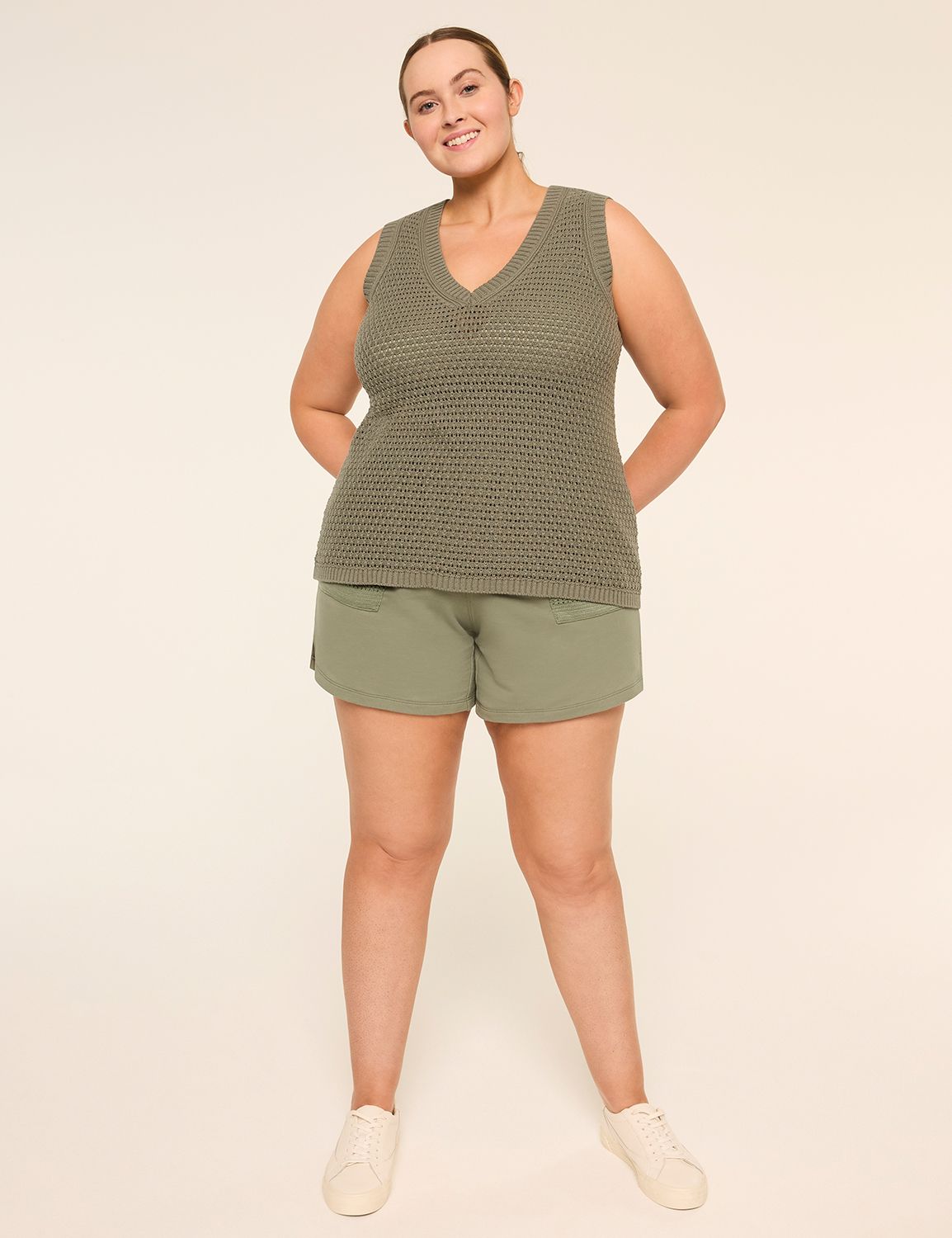 LIVI Sleeveless V-Neckline Texture Product Image 3