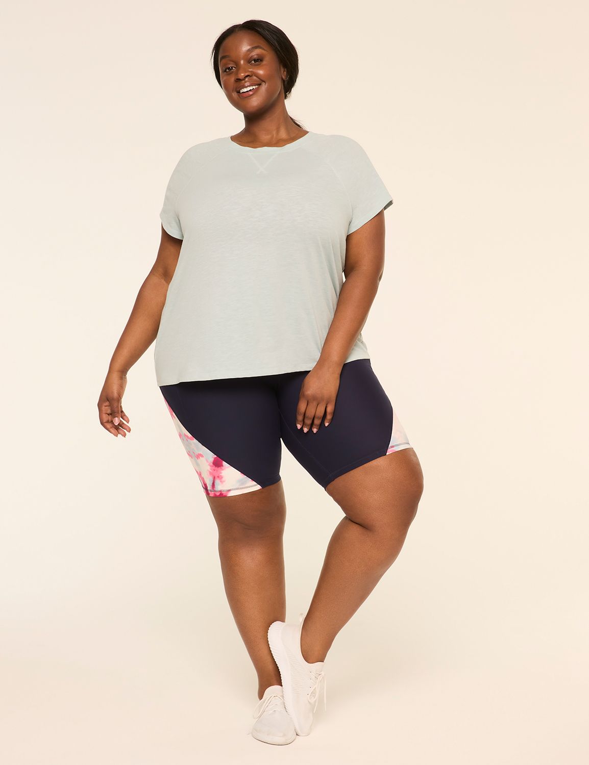 LIVI Short Sleeve Crew Neckline Slu Product Image 3