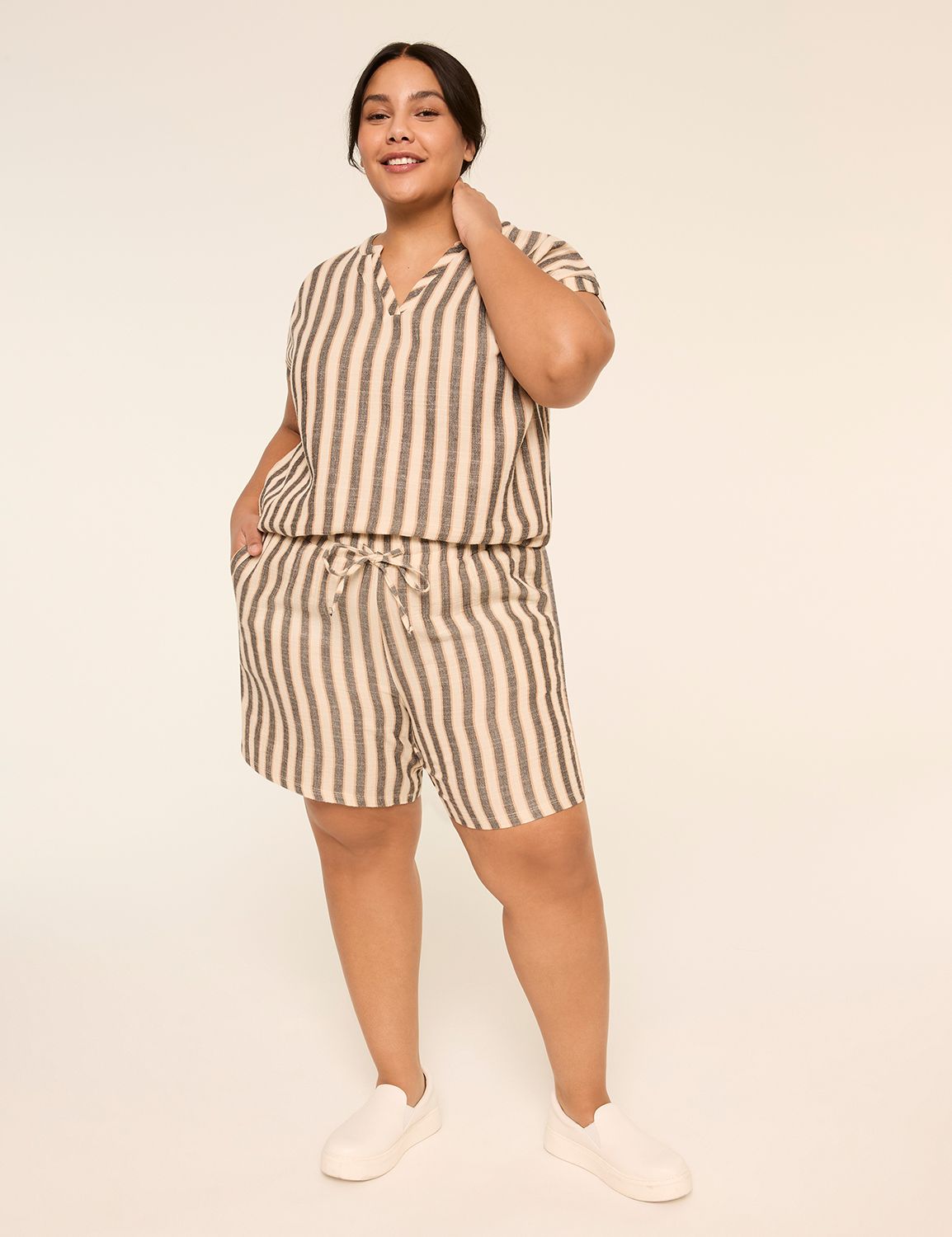 LIVI Short Sleeve Notch Neckline Ga Product Image 3