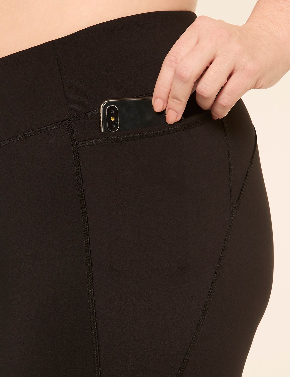 LIVI High Rise Wicking 7/8 Legging Product Image 4