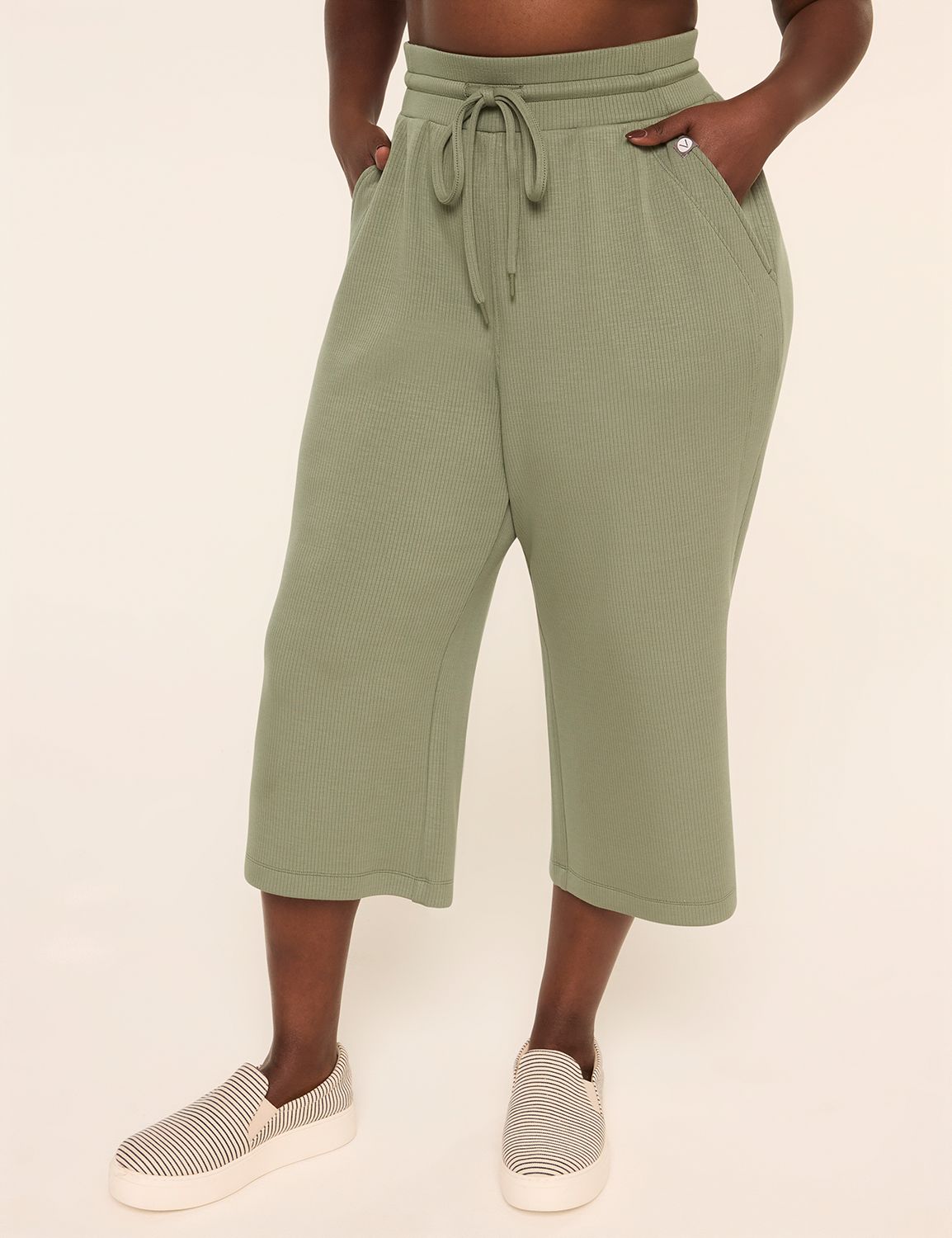 LIVI Journey Relaxed Straight Crop Pant