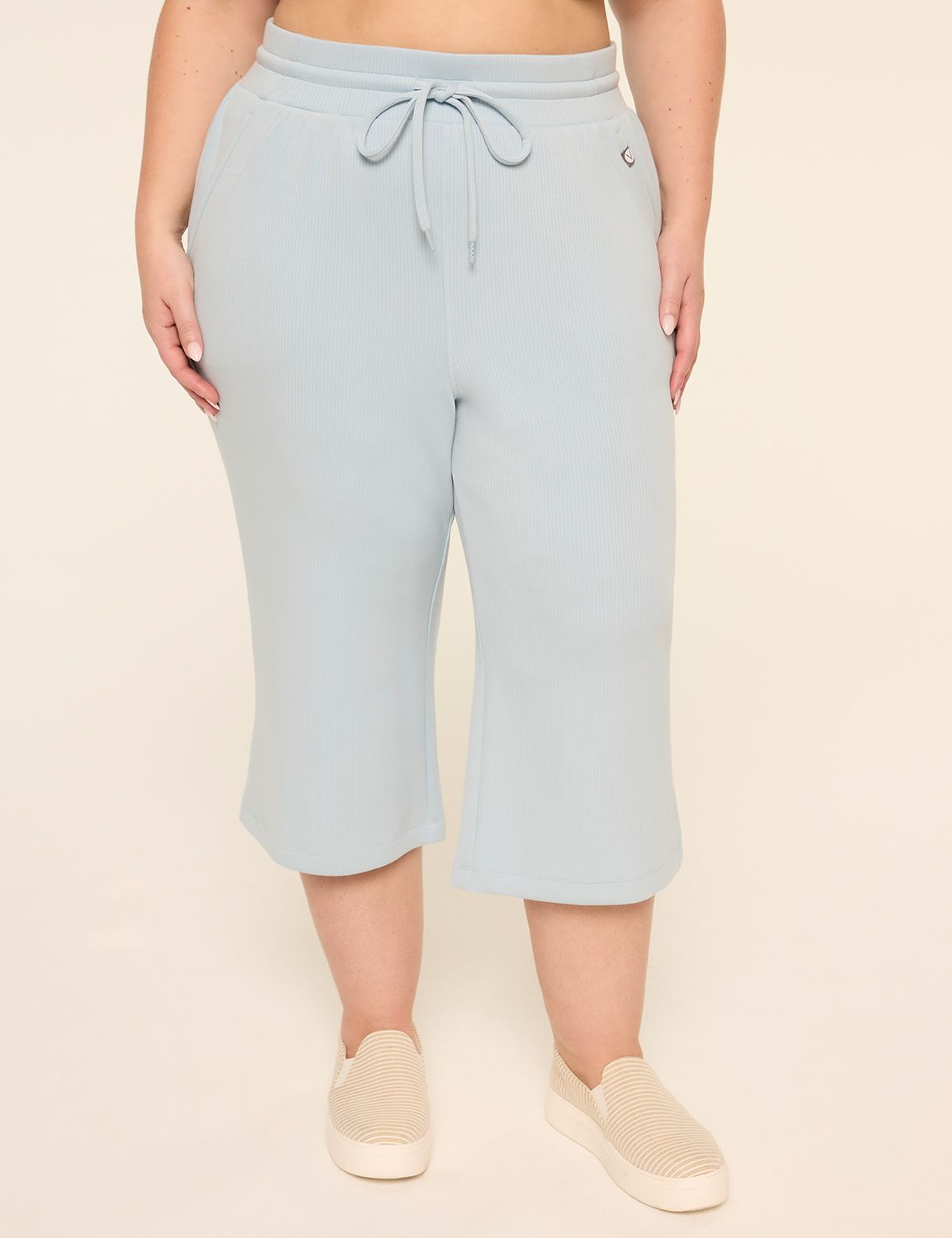 LIVI Journey Relaxed Straight Crop Pant