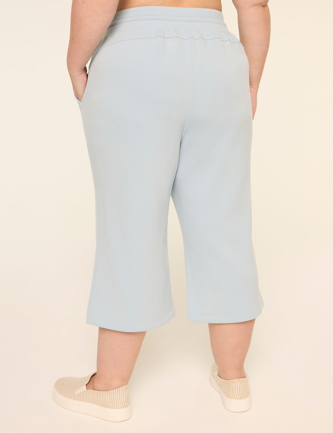 LIVI Journey Relaxed Straight Crop Pant