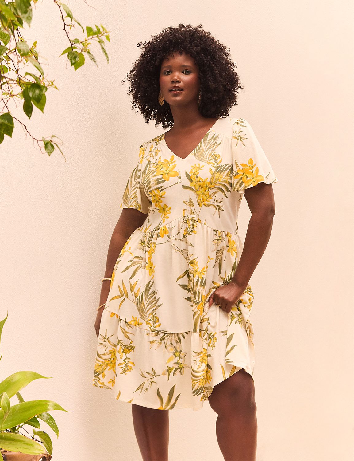 SS VNECK TIERED SWING DRESS 1151778 Product Image 4