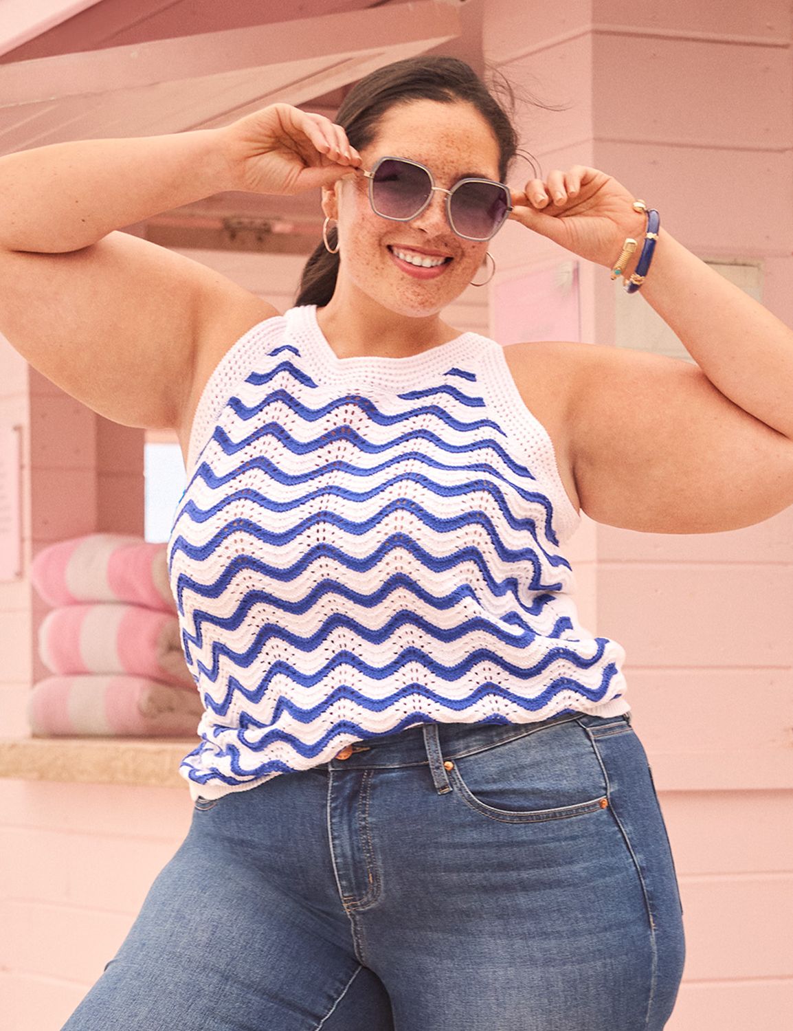 Classic Sleeveless Crew Neck Sweate Product Image 4
