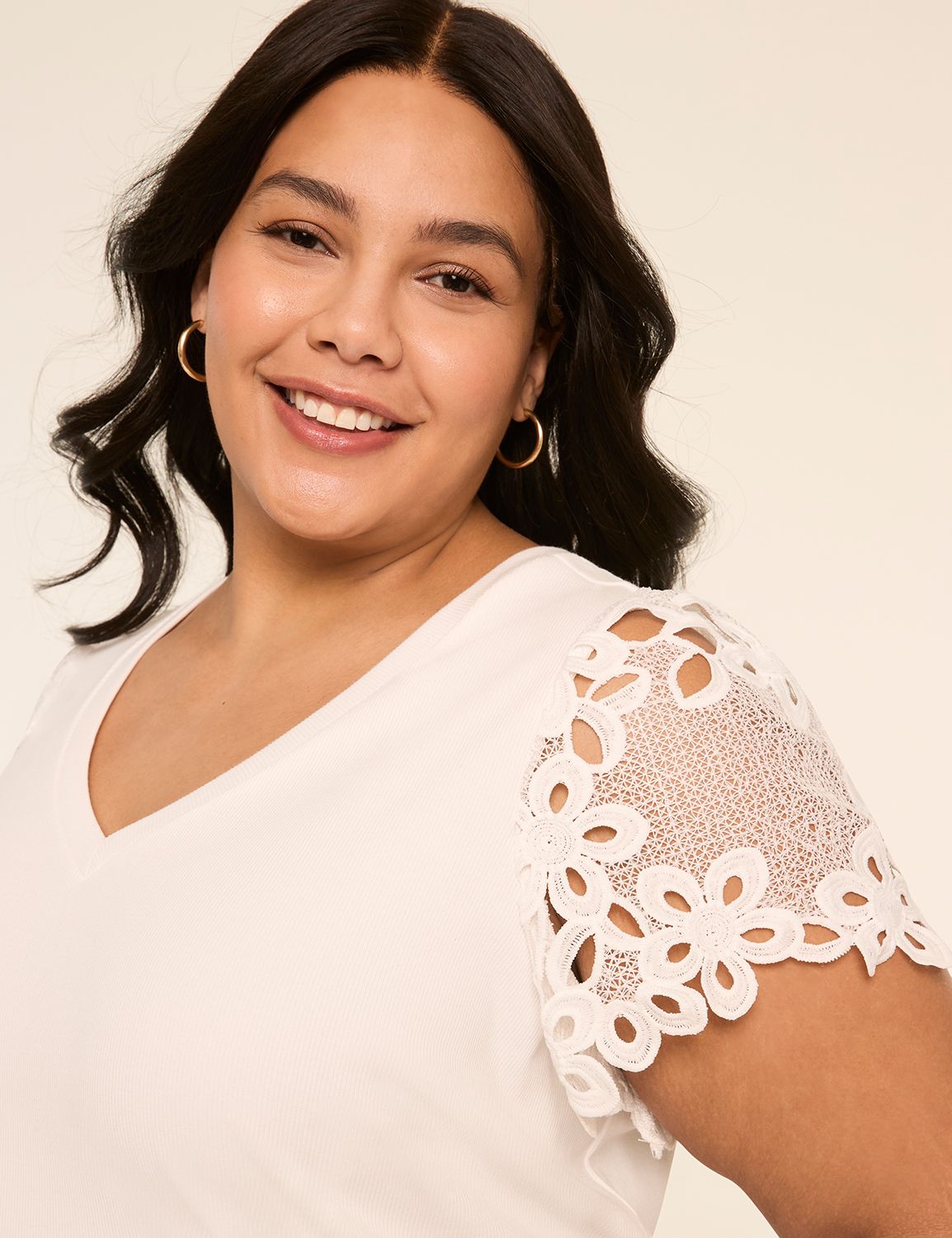 Short Novelty Woven Sleeve V Neck R Product Image 4