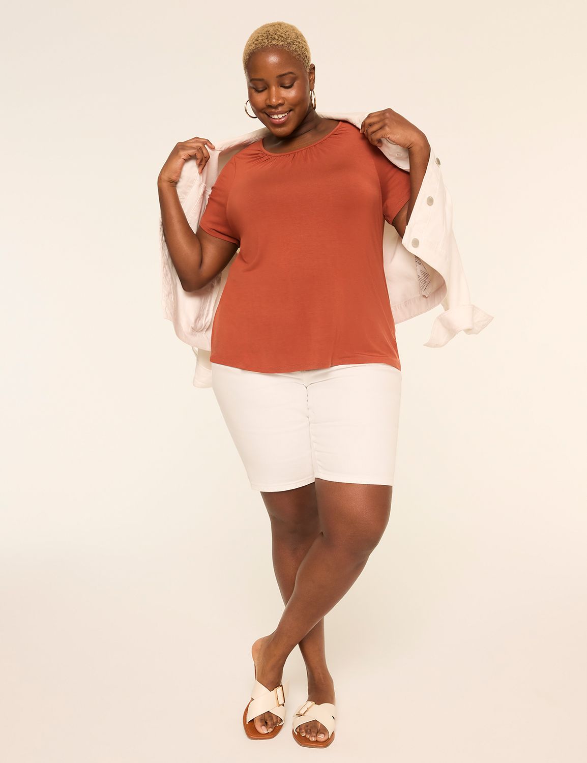 Short Sleeve Crew Neck Tee w/ Neckl Product Image 3