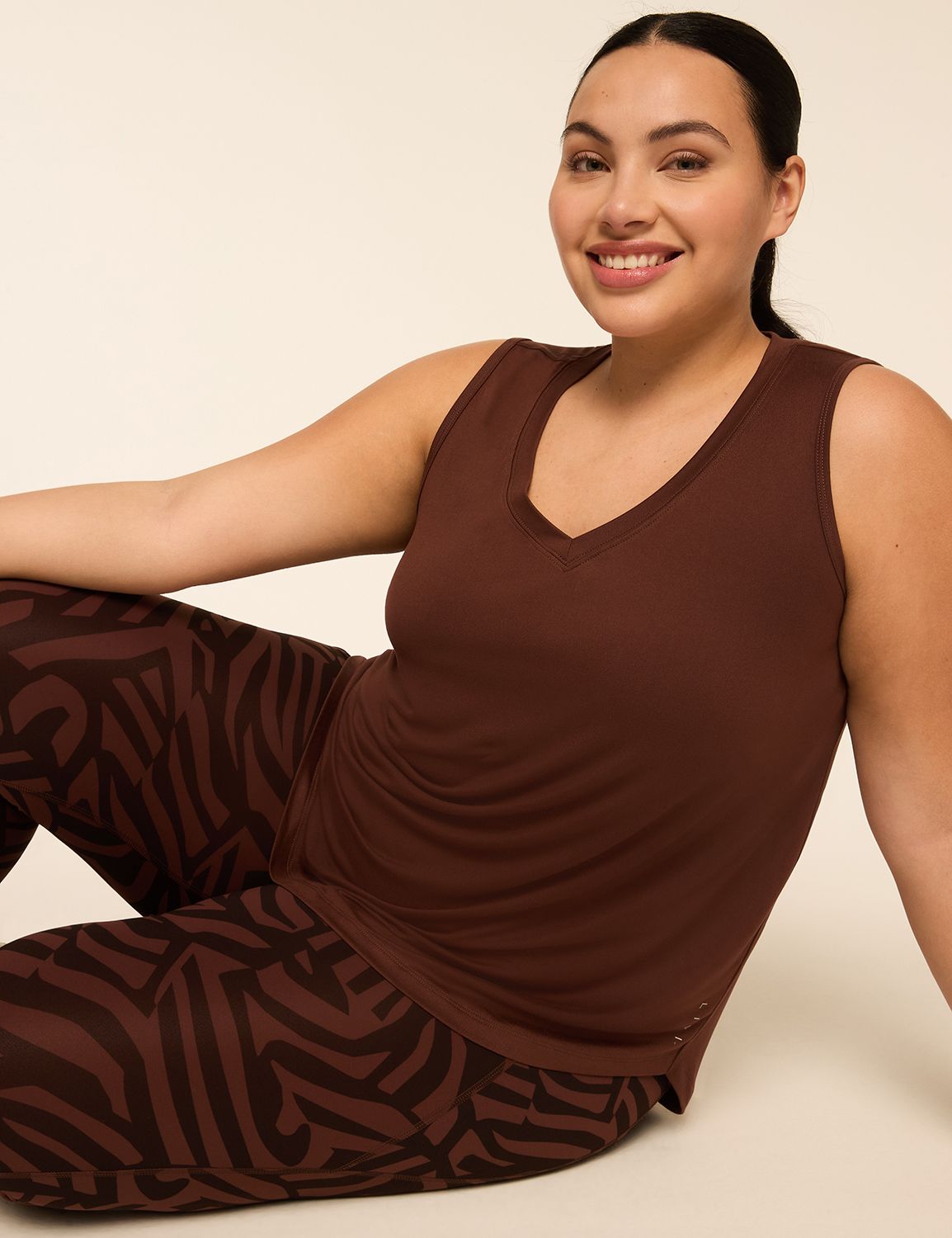 LIVI Sleeveless V-Neckline Livi Sof Product Image 3