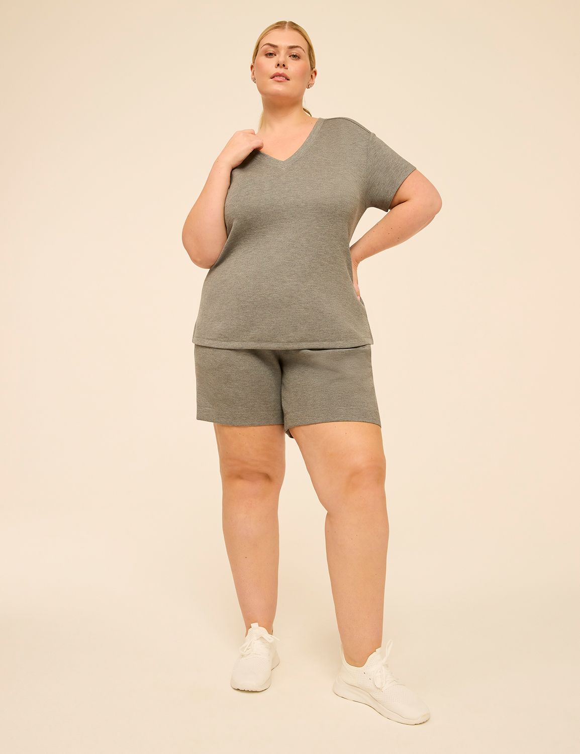 LIVI Mid Rise Journey Short S 11516 Product Image 3