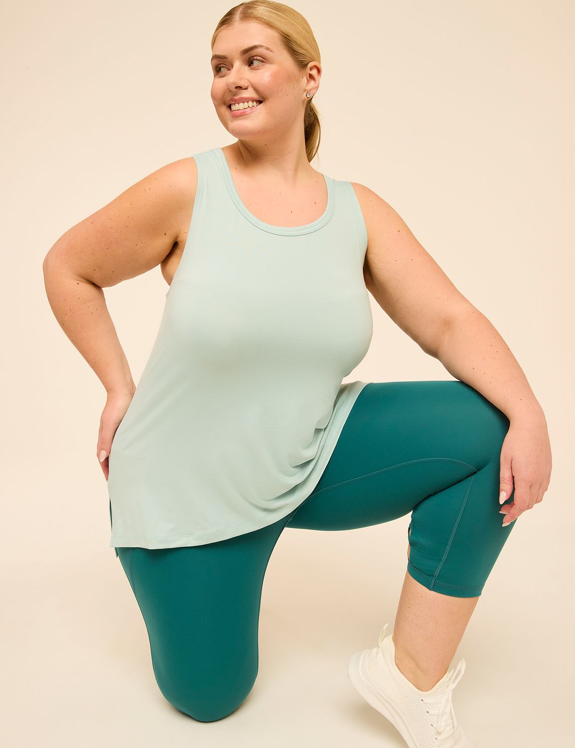 LIVI Sleeveless Scoop Neckline Livi Product Image 3