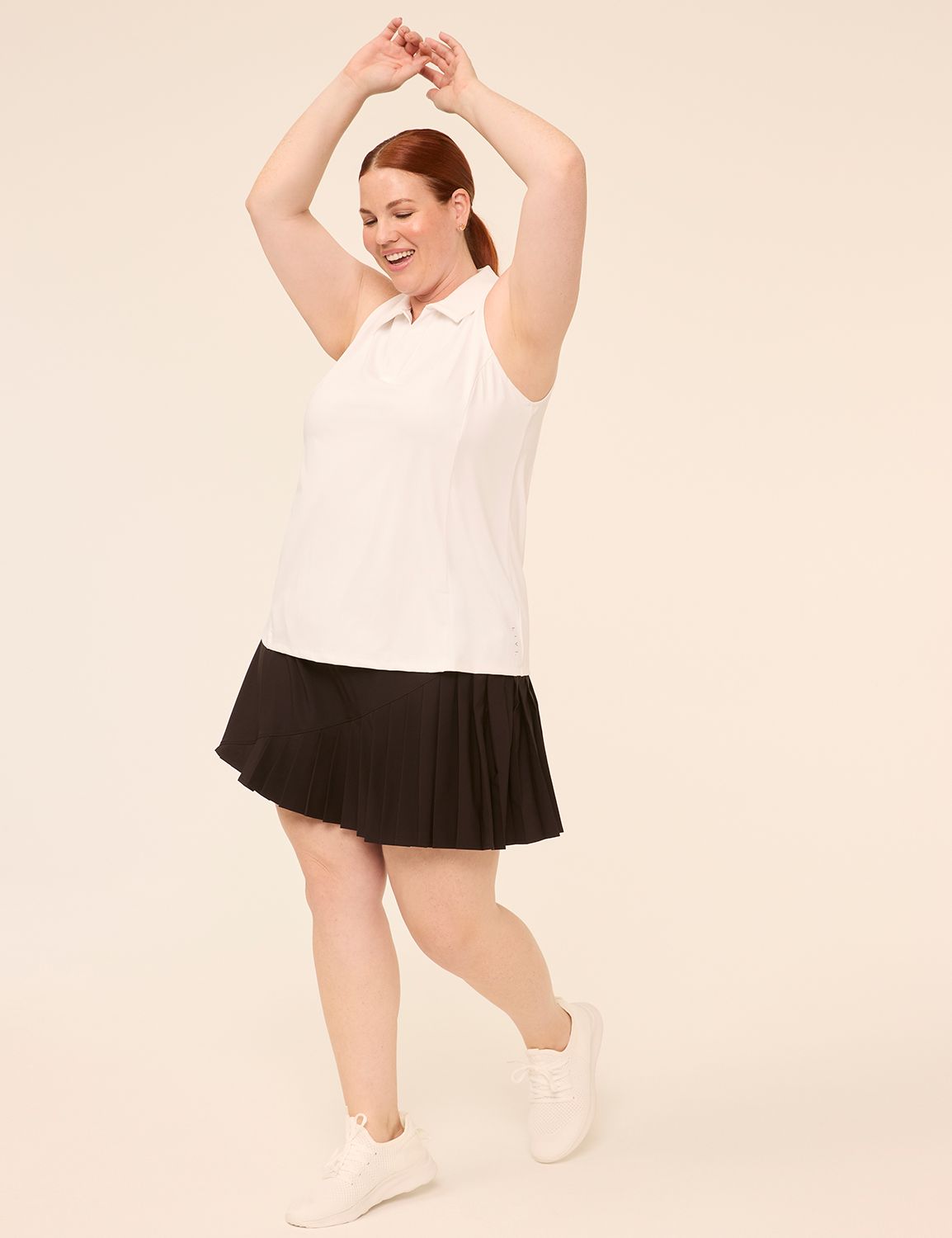 LIVI Mid Rise Pleated Stretch Woven Product Image 3