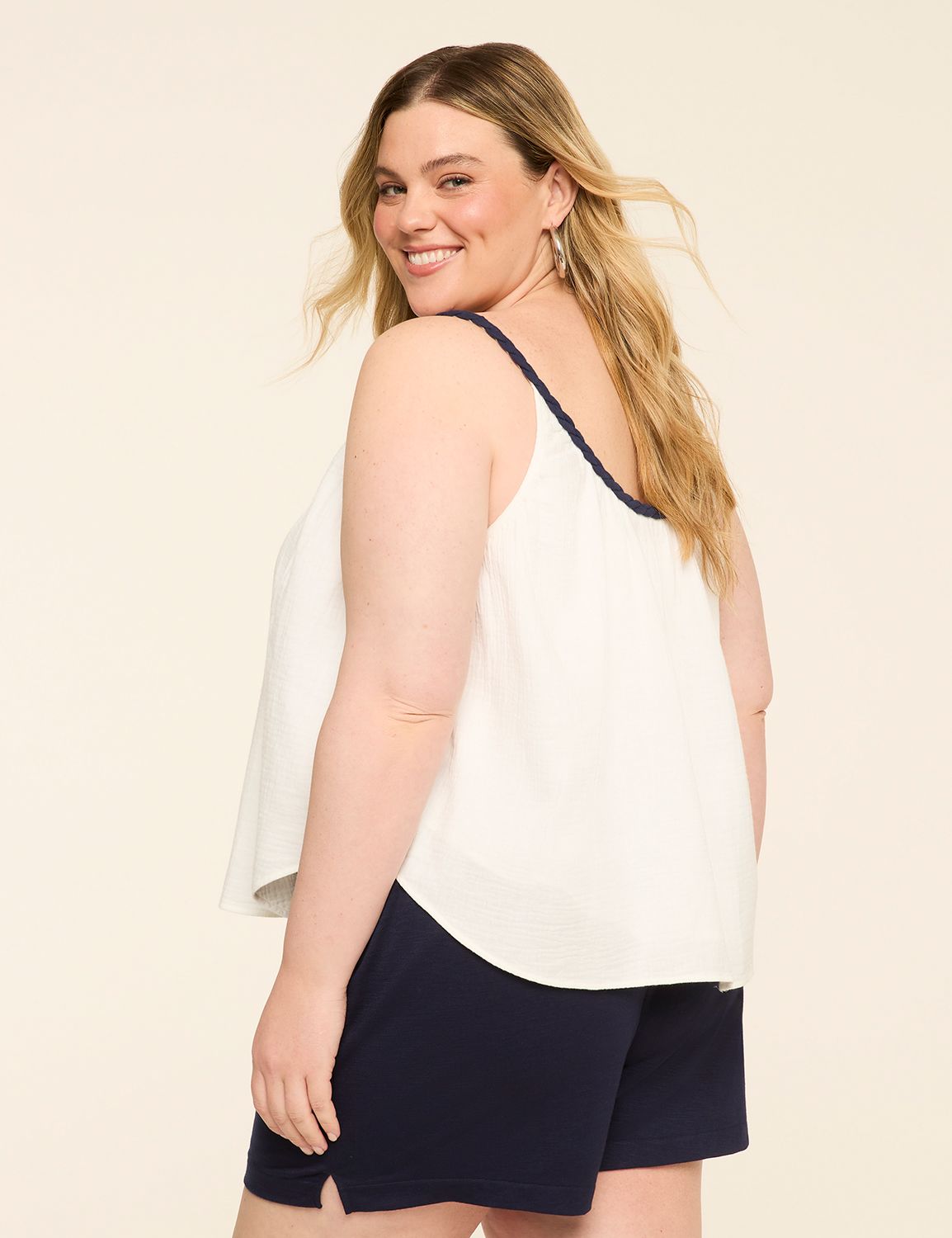 Swing Scoop Neck Tank 1150869 Product Image 2