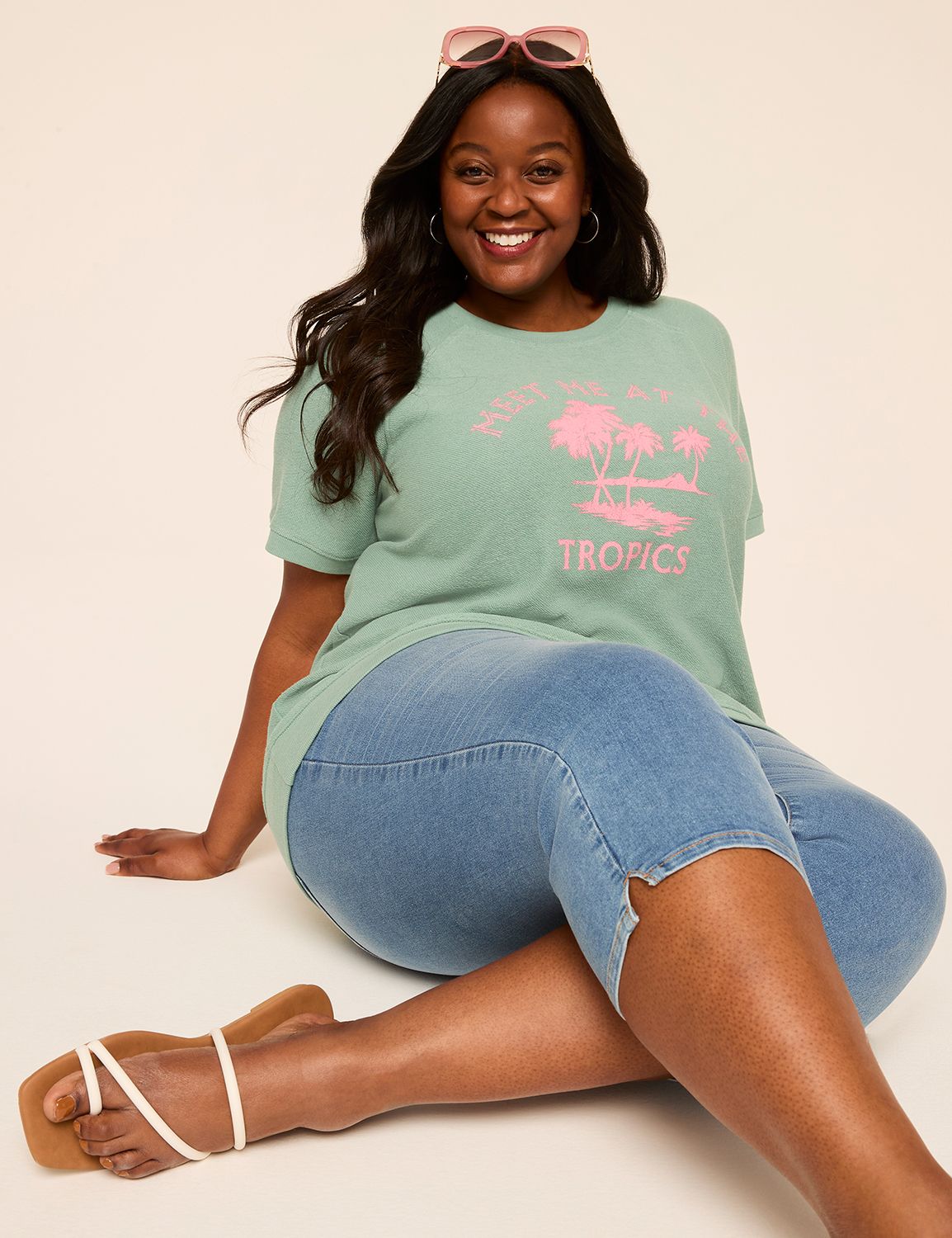 Classic Short Sleeve Crew Neck Swea Product Image 3