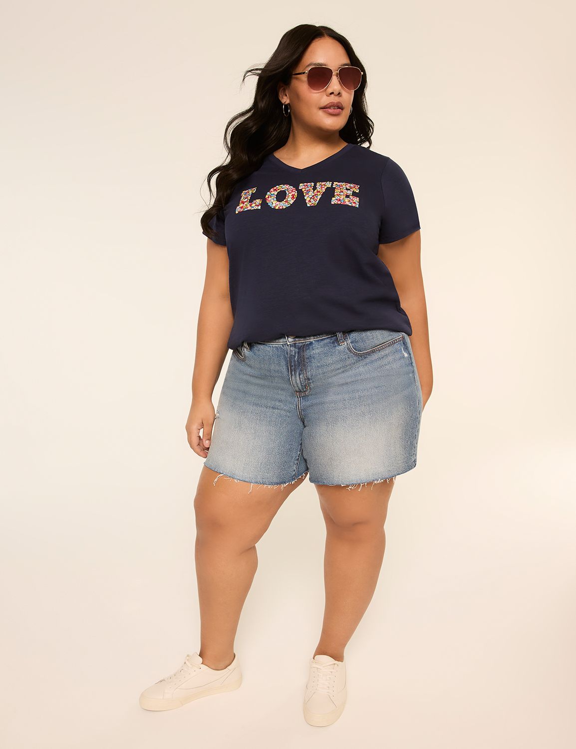 Classic Short Sleeve V-Neck Neck Te Product Image 3