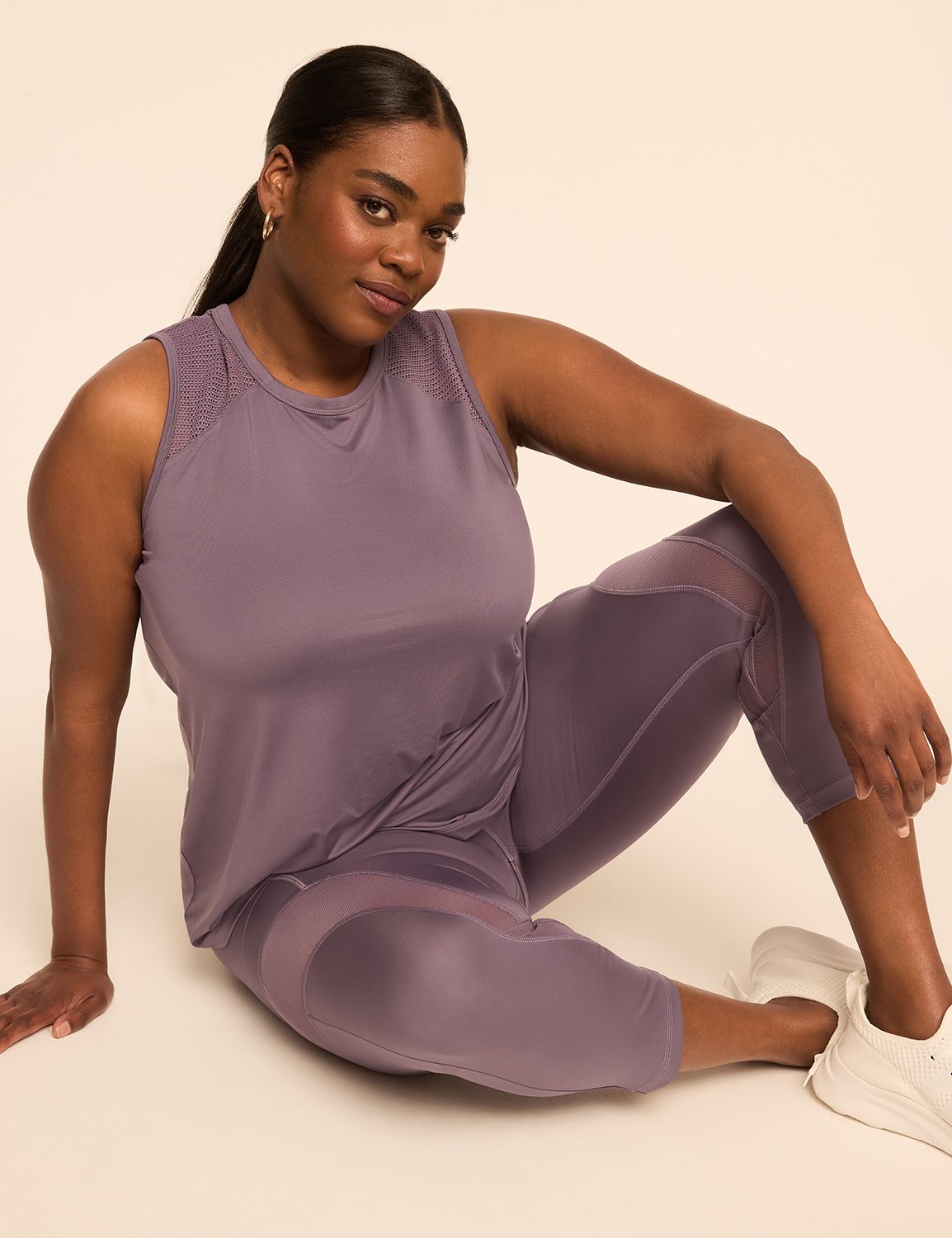 LIVI Sleeveless Crew Neckline Wicki Product Image 3